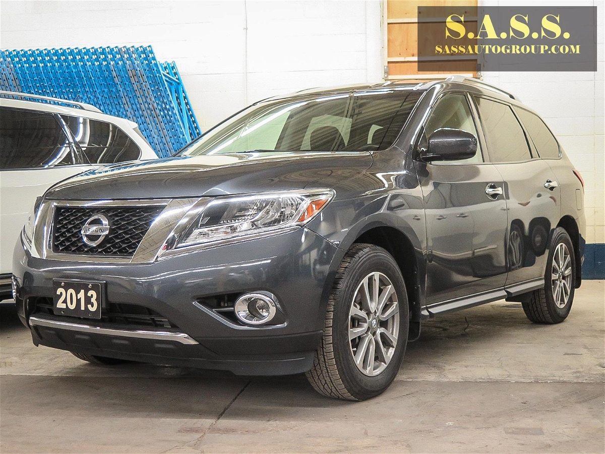 2013 Nissan Pathfinder LE