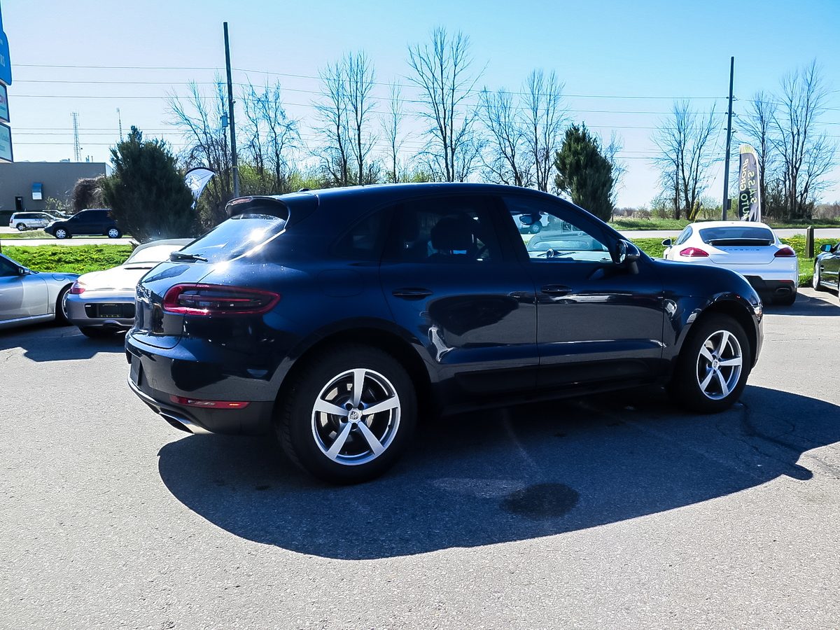 2017 Porsche Macan AWD photo 4