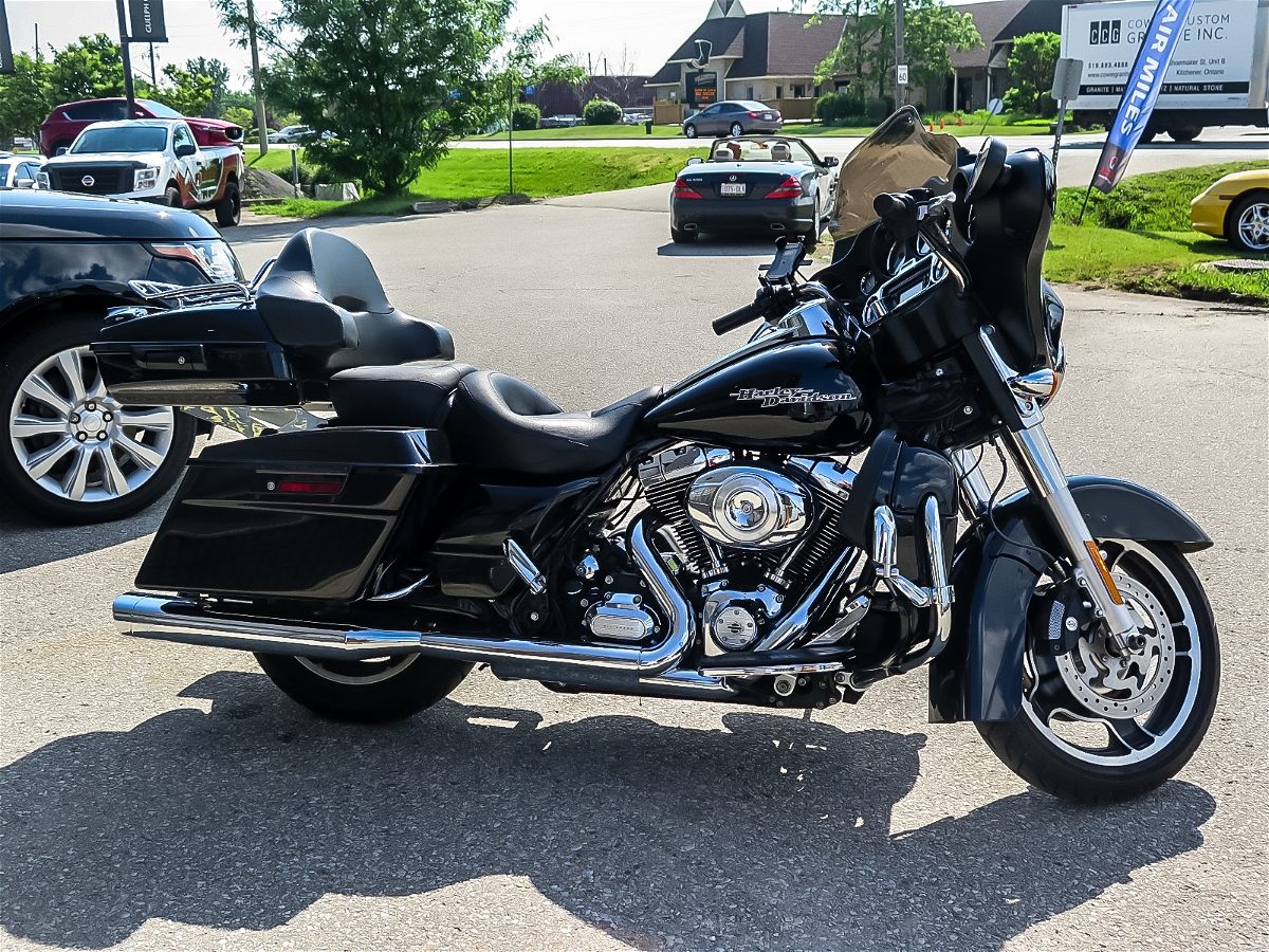 2012 Harley-Davidson Street Glide photo 3