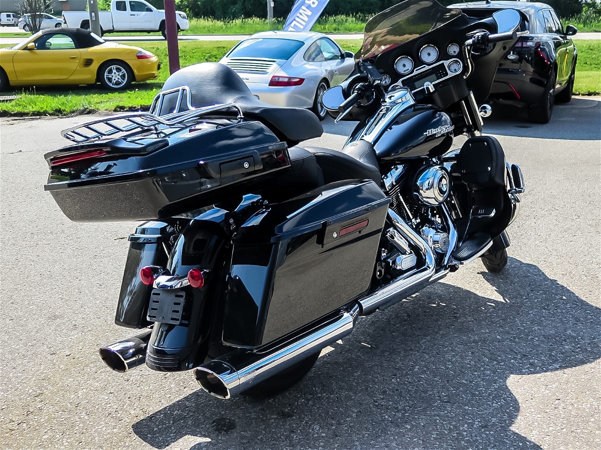 2012 Harley-Davidson Street Glide photo 4