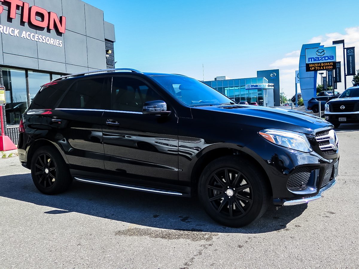 2017 Mercedes-Benz GLE400 4MATIC photo 3