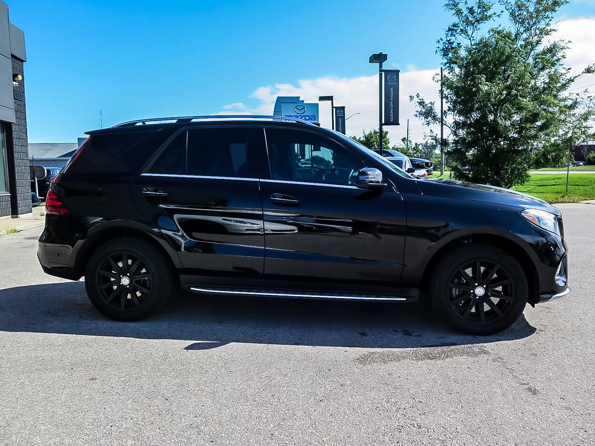 2017 Mercedes-Benz GLE400 4MATIC photo 4
