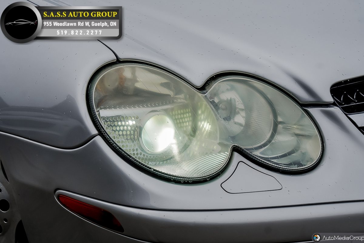 2004 Mercedes-Benz SL500 photo 2