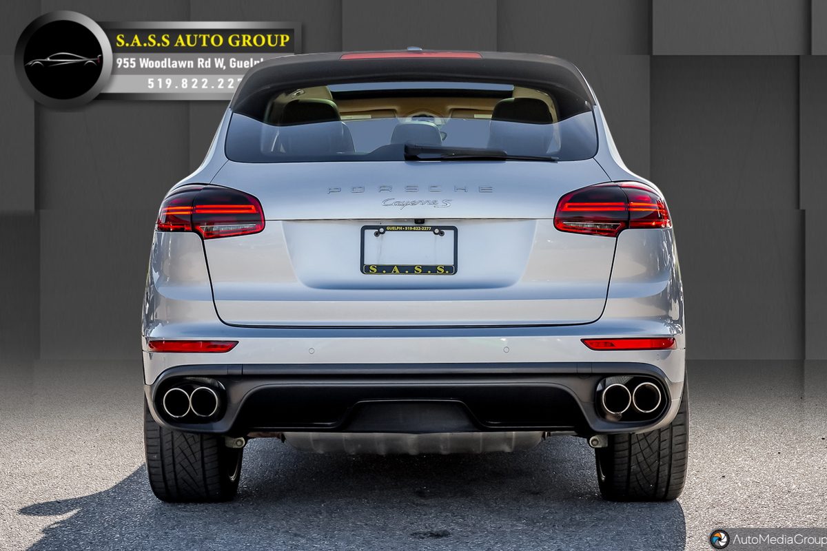 2015 Porsche Cayenne S photo 5