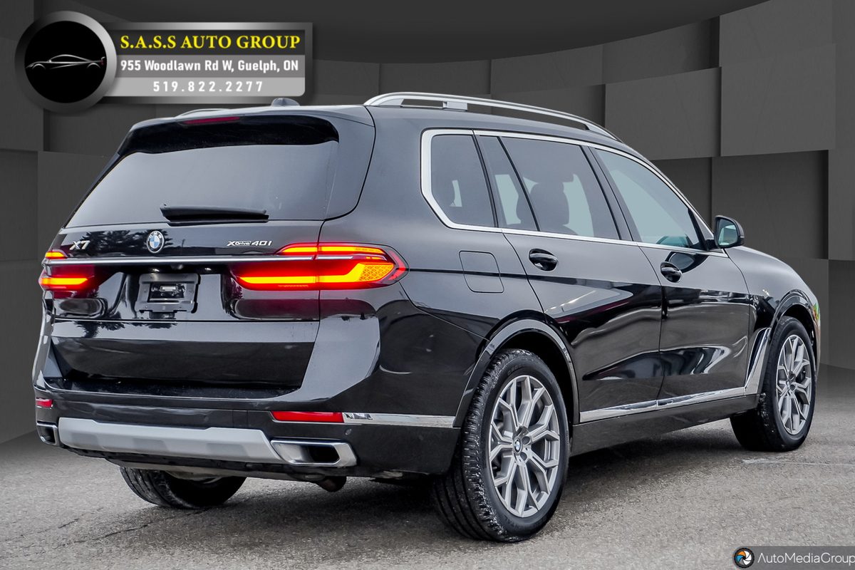 2023 BMW X7 xDrive40i photo 3