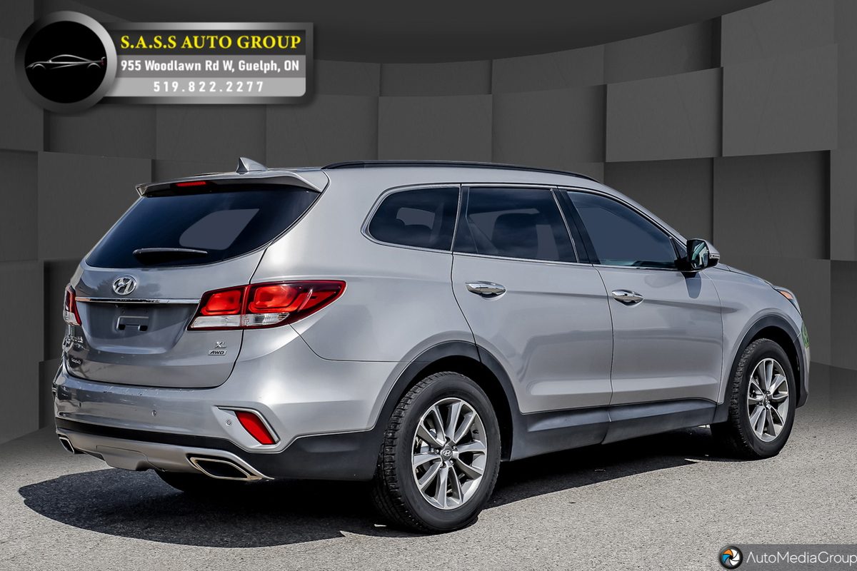 2017 Hyundai Santa Fe GLS photo 4